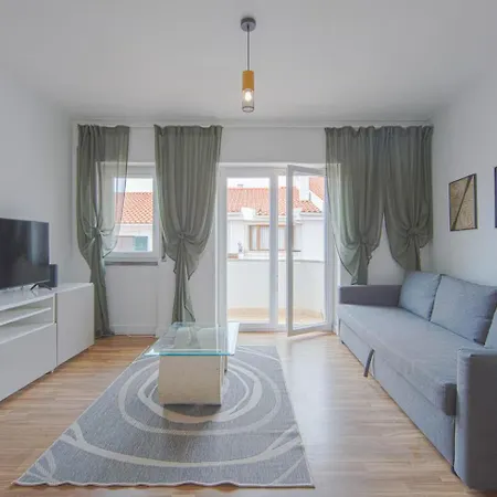 Bright & Comfortable Flat In The Heart Of * Cascais
