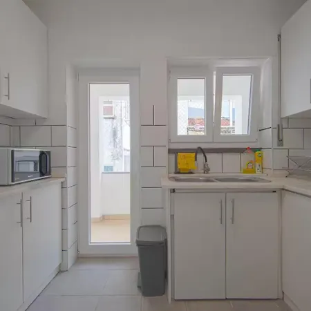 Bright & Comfortable Flat In The Heart Of * Cascais