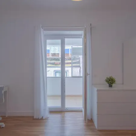 Bright & Comfortable Flat In The Heart Of * Cascais