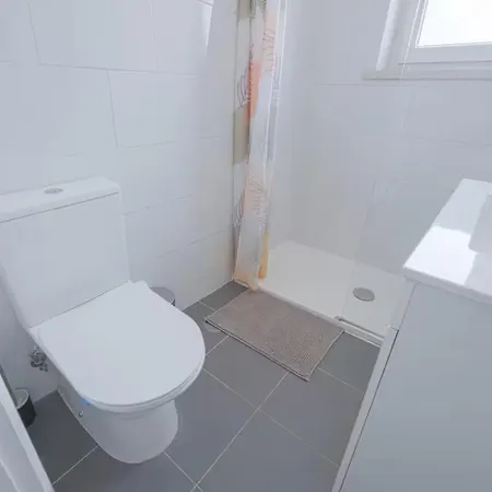 Bright & Comfortable Flat In The Heart Of