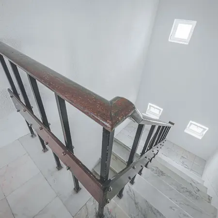 Bright & Comfortable Flat In The Heart Of *