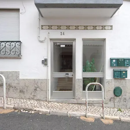 Bright & Comfortable Flat In The Heart Of *